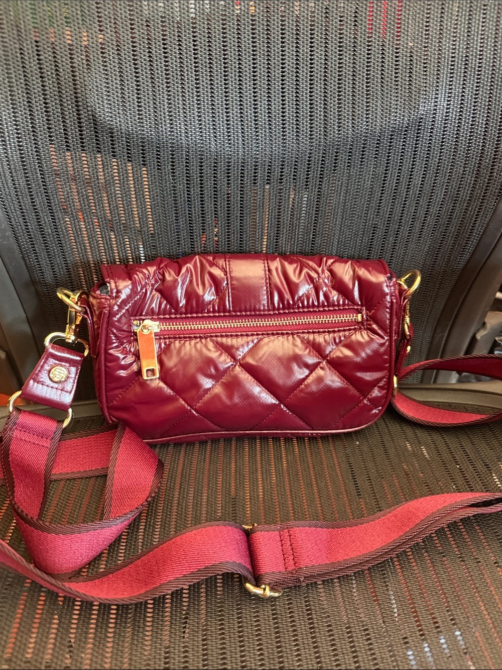 Oliver Thomas Quilted Bordeaux Burgundy Crossbody with Gold Hardware - Picture 2 of 5